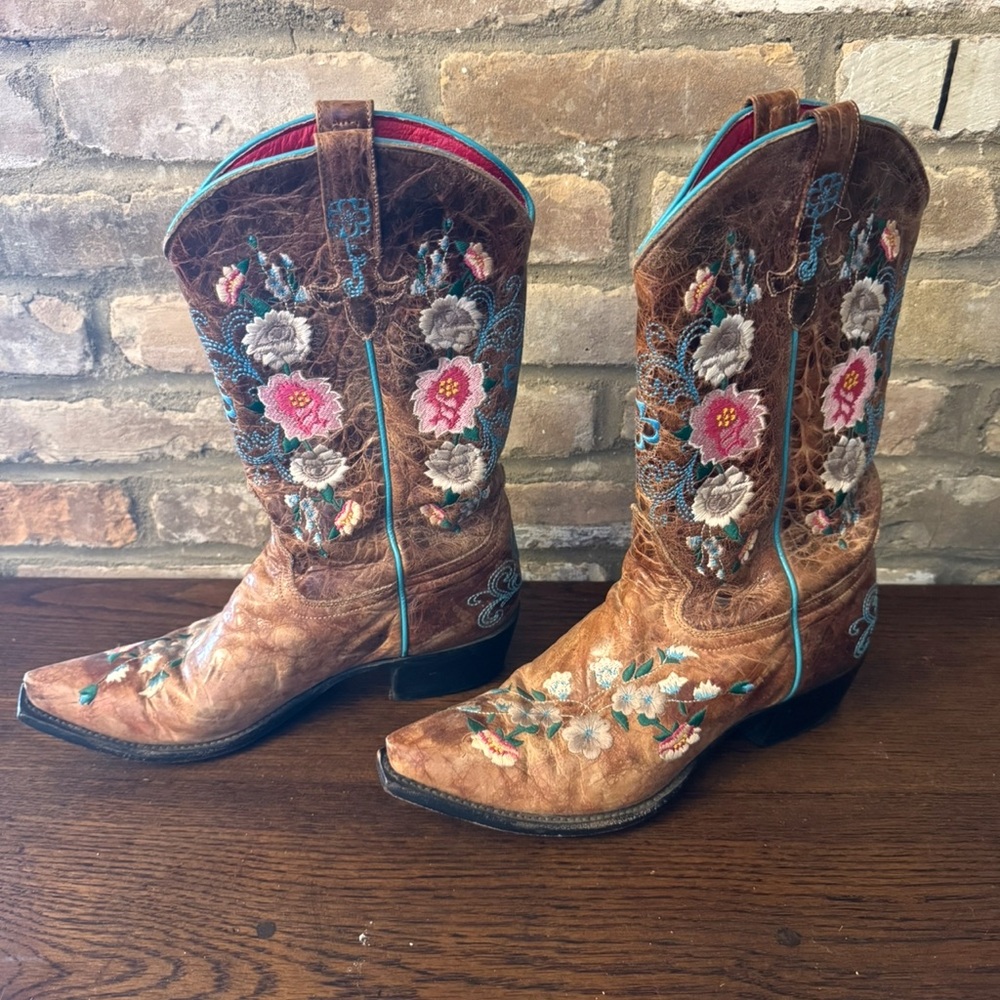 MACIE BEAN WOMEN'S ROSE GARDEN WESTERN BOOTS - SNIP TOE